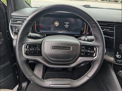 Used 2023 Jeep Grand Wagoneer Series II image 7