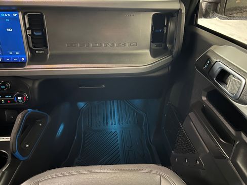 Used 2024 Ford Bronco Black Diamond image 30