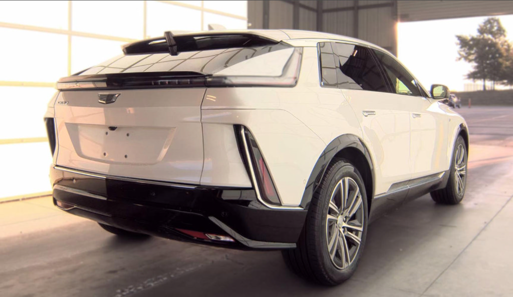 Used 2024 Cadillac Lyriq Luxury RWD image 5