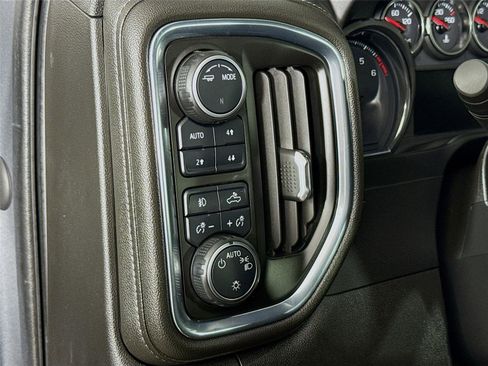 Used 2021 Chevrolet Silverado 1500 LT Trail Boss image 11