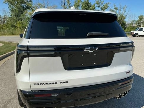 Used 2025 Chevrolet Traverse RS AWD/4WD image 10