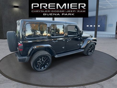 Used 2021 Jeep Wrangler Unlimited Sahara w/ Cold Weather Group image 8
