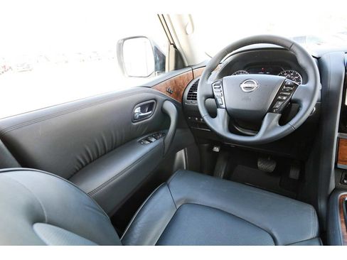 Used 2024 Nissan Armada SL image 6