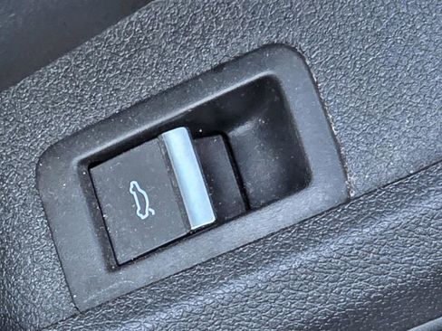 Used 2022 Audi A4 2.0T Premium Plus image 35