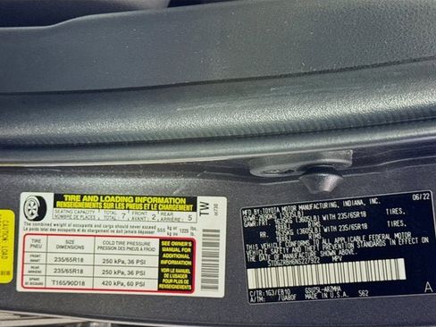 Used 2022 Toyota Highlander XLE image 33