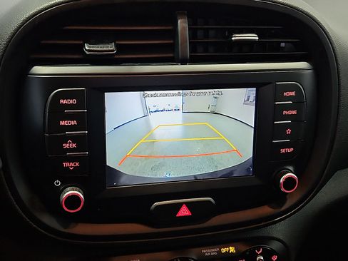Used 2020 Kia Soul S FWD image 18