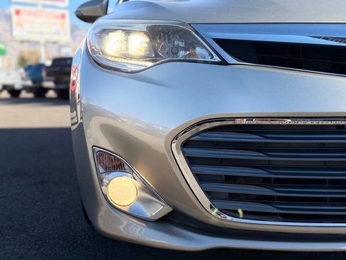 Used 2014 Toyota Avalon Limited image 97