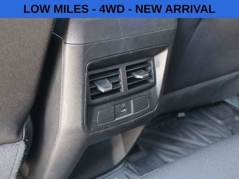 Used 2023 Chevrolet Colorado LT w/ LT Convenience Package AWD/4WD image 8