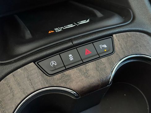 Used 2023 GMC Acadia Denali AWD/4WD image 38
