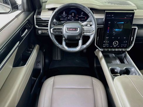Certified 2026 GMC Acadia Elevation w/ Elevation Premium Package FWD image 21