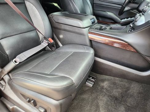 Used 2017 GMC Yukon XL SLT AWD/4WD image 14