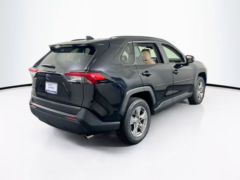 Used 2022 Toyota RAV4 LE image 5