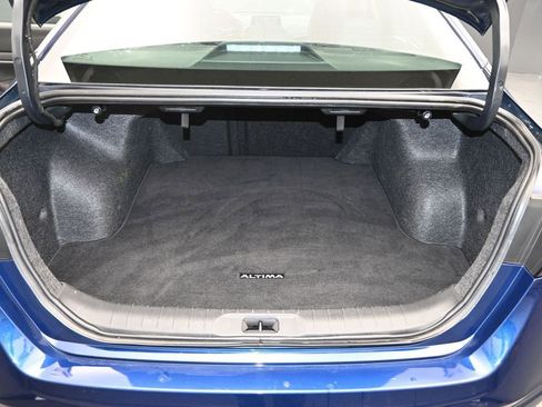 Used 2024 Nissan Altima 2.5 SR image 11