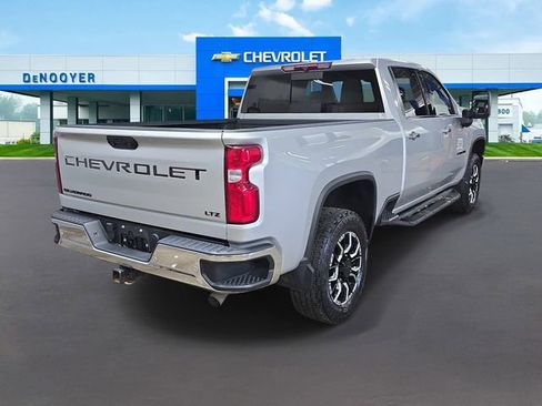 Used 2022 Chevrolet Silverado 2500 LTZ AWD/4WD image 6