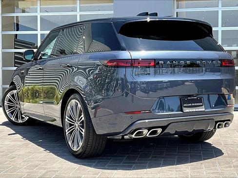 New 2025 Land Rover Range Rover Sport Dynamic SE image 3