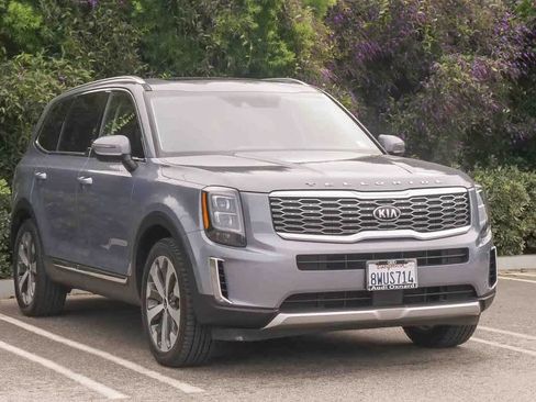 Used 2021 Kia Telluride EX w/ EX Premium Package image 3