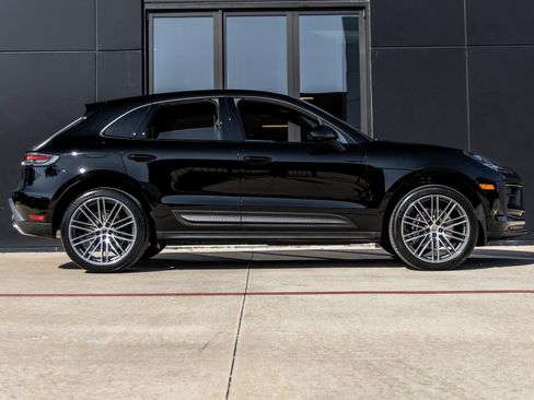 Certified 2026 Porsche Macan AWD/4WD image 12