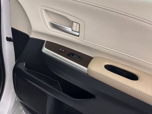 Used 2022 Toyota Sienna XLE AWD/4WD image 33