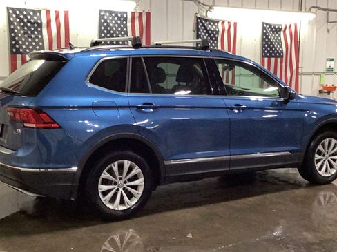 Used 2018 Volkswagen Tiguan SE w/ Panoramic Sunroof Package image 19