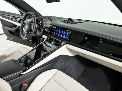 New 2026 Porsche Panamera 4 E-Hybrid image 26