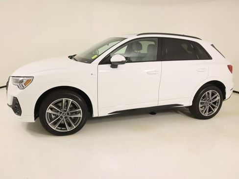 Certified 2025 Audi Q3 2.0T Premium w/ Convenience Package image 2