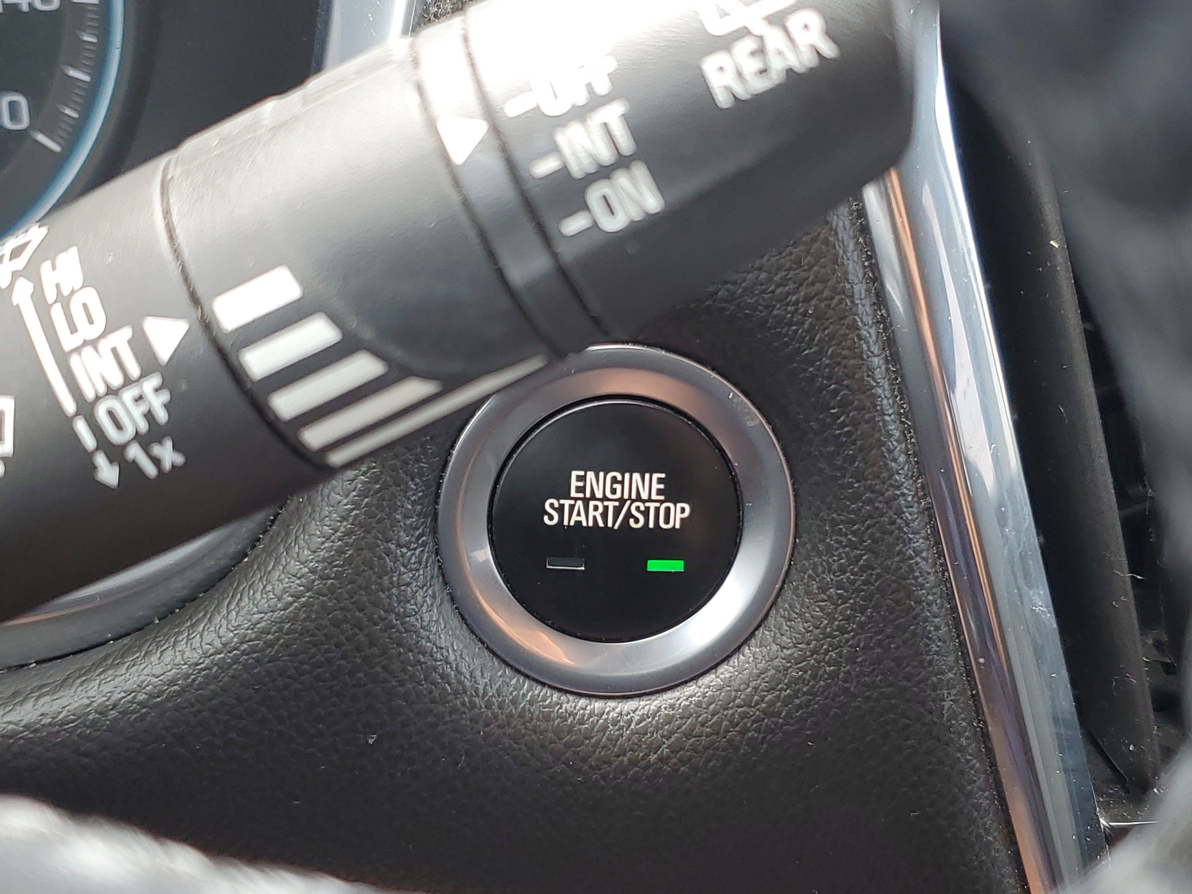 Used 2020 Chevrolet Traverse LT FWD image 26