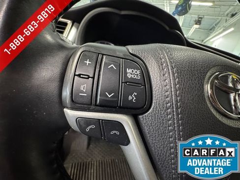 Used 2019 Toyota Highlander XLE AWD/4WD image 19