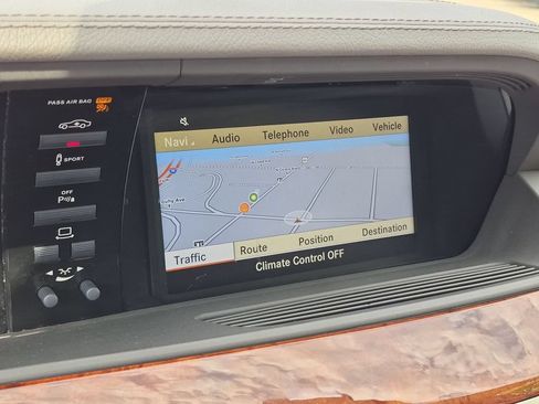 Used 2010 Mercedes-Benz S 550 image 6