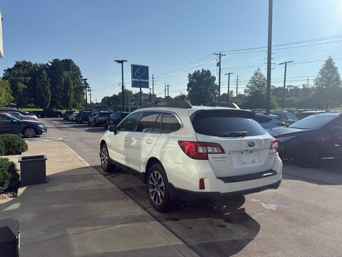 Used 2016 Subaru Outback 2.5i Limited AWD/4WD image 5