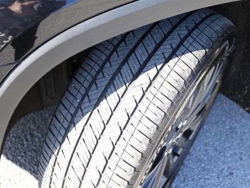 Used 2023 Chevrolet Traverse RS image 26