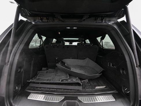 Used 2023 GMC Yukon XL Denali image 16