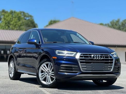 Used 2018 Audi Q5 2.0T Premium Plus w/ Premium Plus Package AWD/4WD image 3