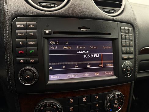 Used 2012 Mercedes-Benz GL 450 4MATIC image 17