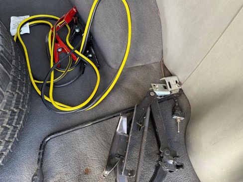 Used 2005 Ford E-150 and Econoline 150 Wagon image 8