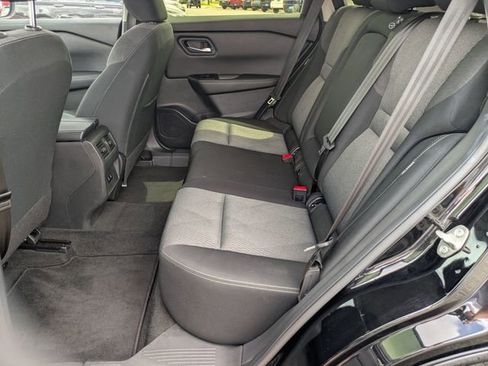 Used 2024 Nissan Rogue SV FWD image 20