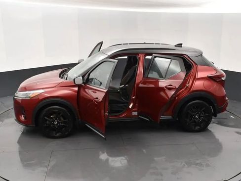 Used 2023 Nissan Kicks SR image 7