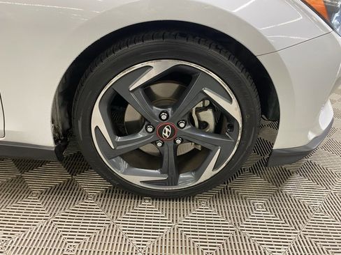 Used 2019 Hyundai Veloster Turbo image 16
