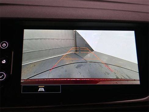 Used 2023 Buick Envision Essence image 18