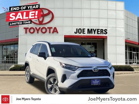 Used 2025 Toyota RAV4 LE image 2
