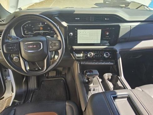 Used 2022 GMC Sierra 1500 AT4 w/ AT4 Premium Package image 3