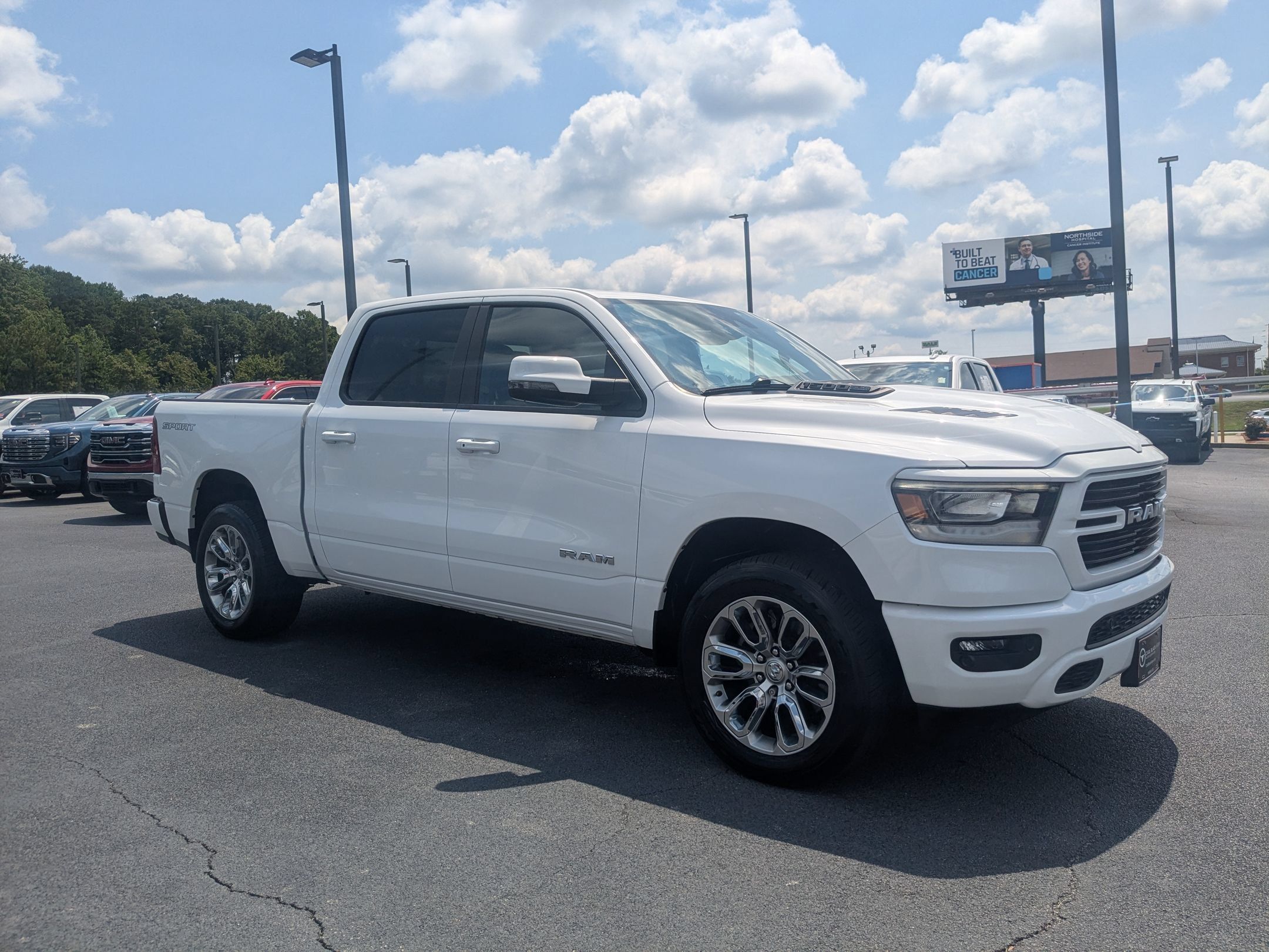 Used 2023 RAM 1500 Laramie AWD/4WD image 3