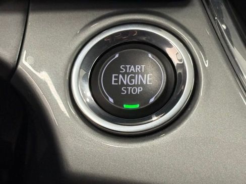 Used 2025 Chevrolet Trax LT image 25