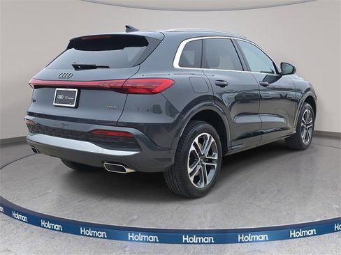 Used 2025 Audi Q5 Premium w/ Convenience Package image 6