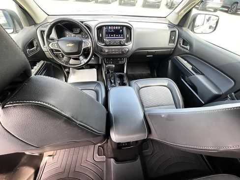 Used 2018 Chevrolet Colorado Z71 AWD/4WD image 3