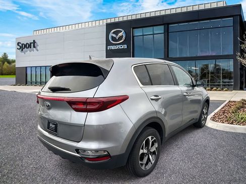 Used 2020 Kia Sportage LX image 3