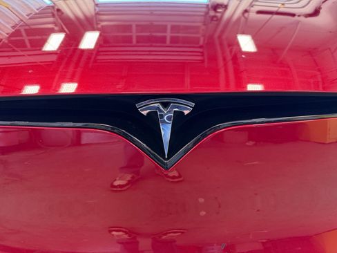 Used 2025 Tesla Model S image 23