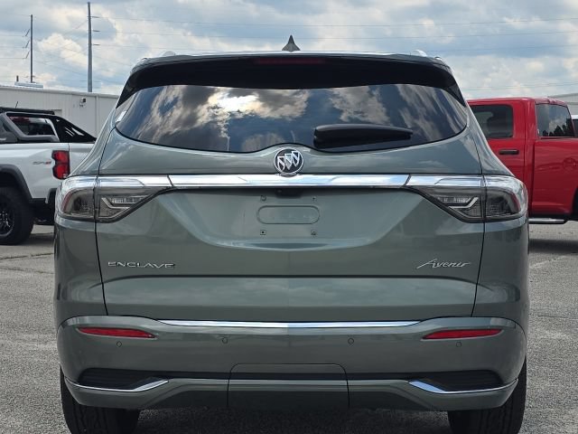 Used 2023 Buick Enclave Avenir w/ Avenir Technology Package FWD image 4