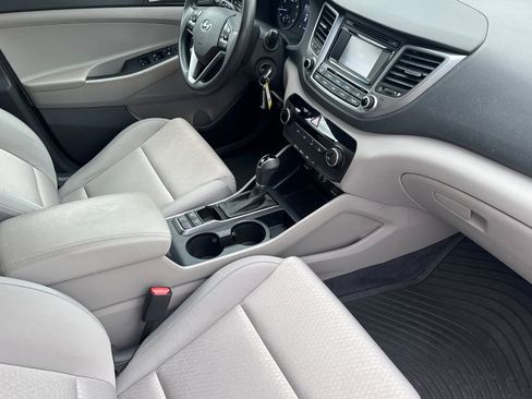 Used 2017 Hyundai Tucson SE image 19