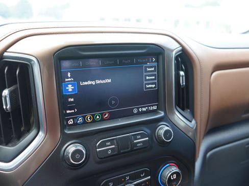 Used 2020 Chevrolet Silverado 1500 High Country w/ Technology Package AWD/4WD image 14