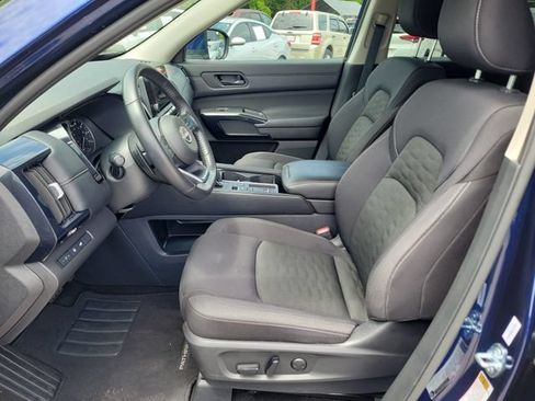 Certified 2025 Nissan Pathfinder SV FWD image 20